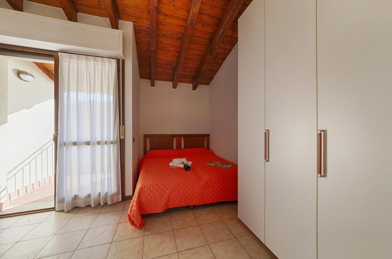 At The Lake Apartment Acquaseria Екстериор снимка